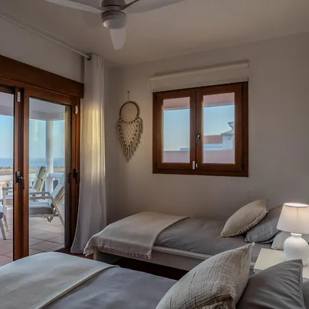 Villa Oceana - Cliffside Retreat Costa De Antigua