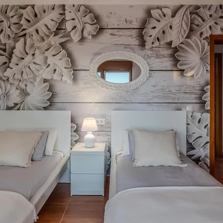 Vila Oceana - Cliffside Retreat *
